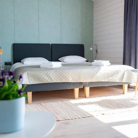 Hiiumaa Puhkemaja Hotel *